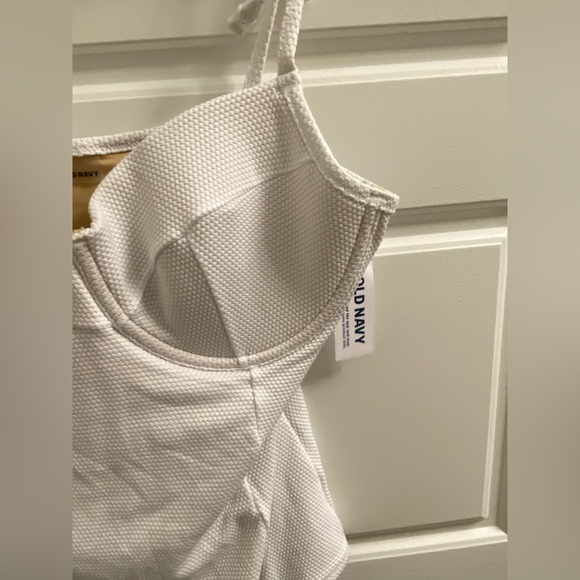 Old Navy Tie Shoulder Pique Underwire One Piece Swimsuit For Women - Picture 3 of 4